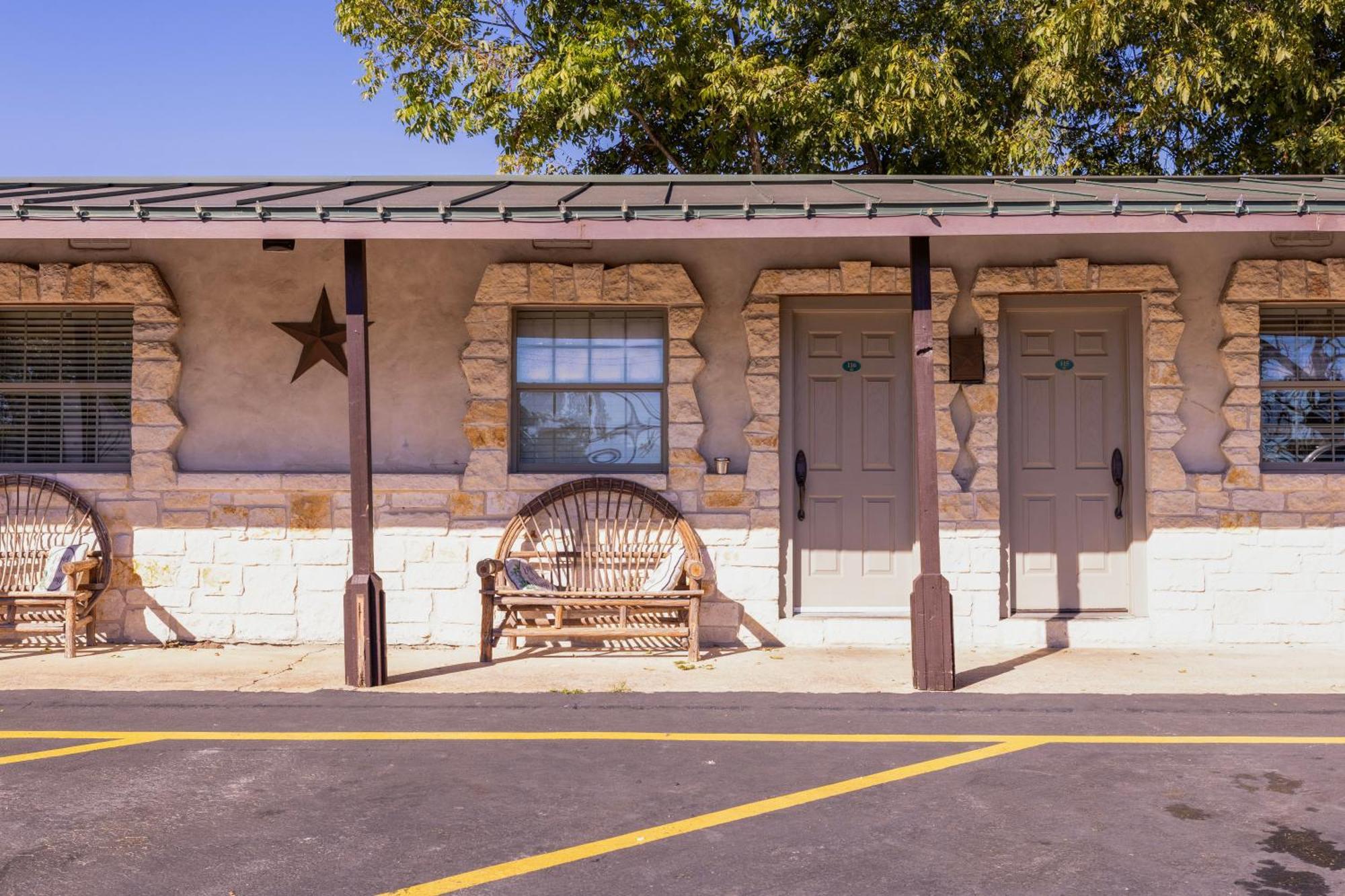 פרדריקסברג Country Inn Motel מראה חיצוני תמונה