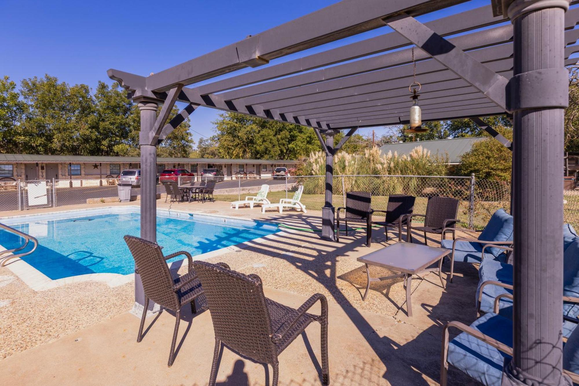 פרדריקסברג Country Inn Motel מראה חיצוני תמונה